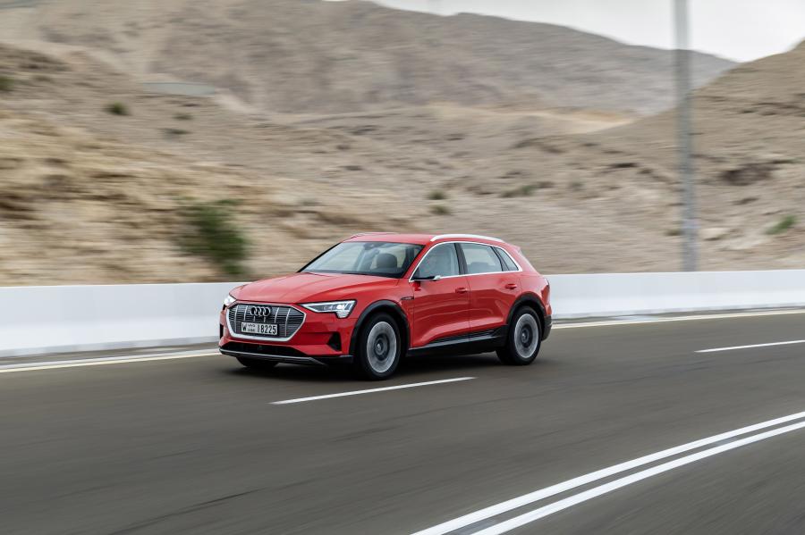  Audi e-tron 55 Quattro 2019 года  (WW) (фото 208 из 452)
